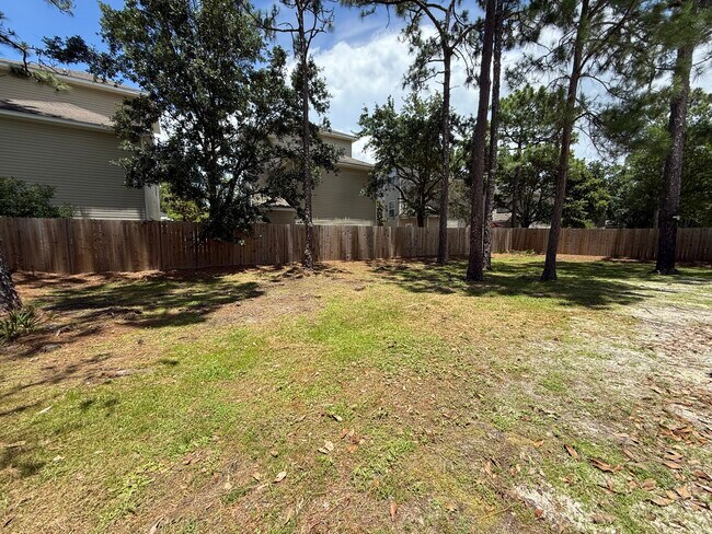 Building Photo - 49 Las Roblas Grande Dr