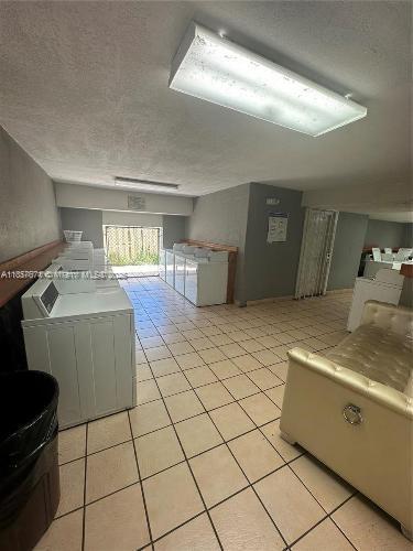 Building Photo - 8810 Fontainebleau Blvd