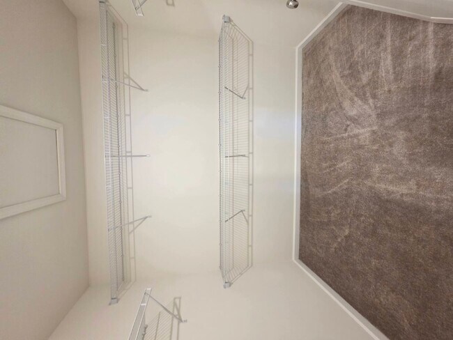 Building Photo - 5915 Hawkweed Dr