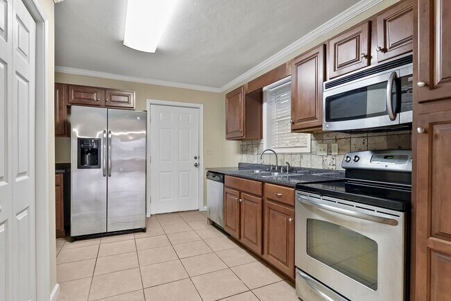 Building Photo - 1630 1st Ave