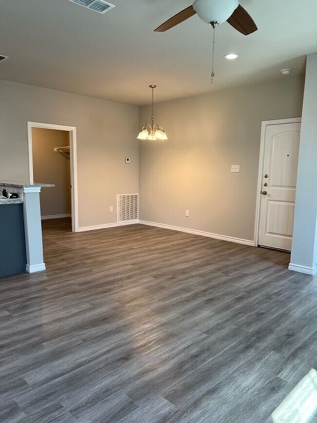 Building Photo - 2876 Melissa Ln