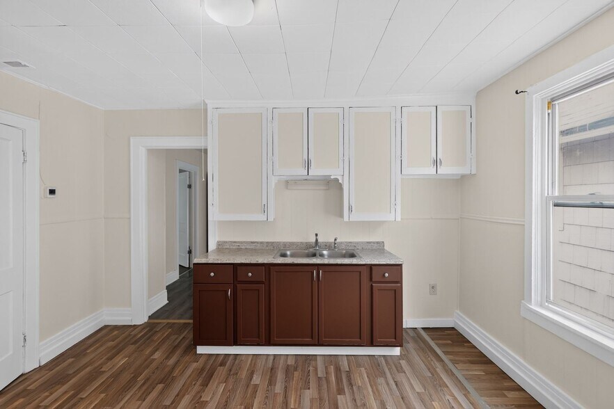 Building Photo - 97 Kilhoffer St