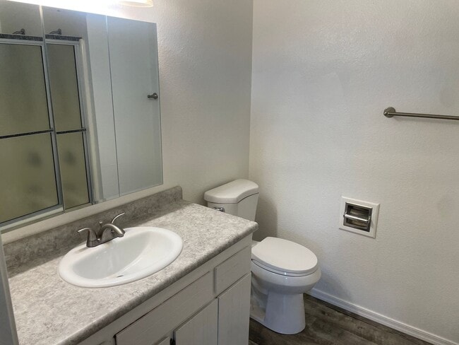 Building Photo - TOWNHOME - VILLAGE OF OAK CREEK - RED ROCK...