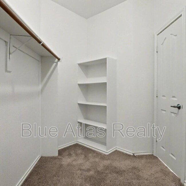 Building Photo - 6120 Amberjack Trail