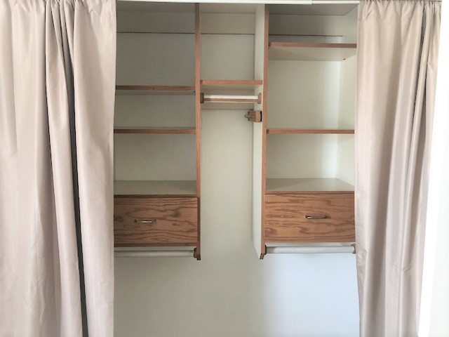 Closet Organizers - 98 880 N