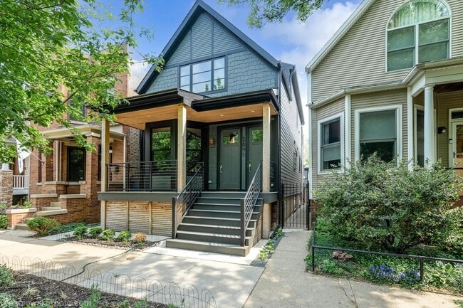 Primary Photo - 2041 W Cuyler Ave