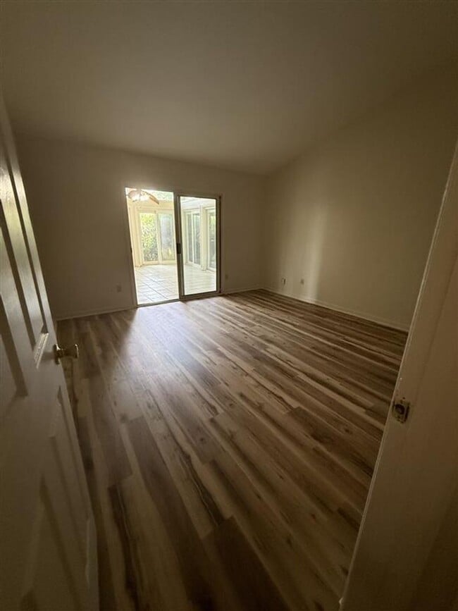Building Photo - Very Nice 3 Bedroom Home in Hendersonville!