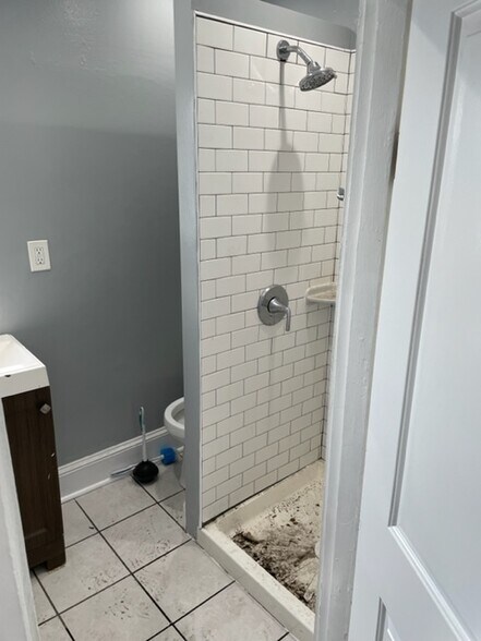 Bathroom - 1022 Light St