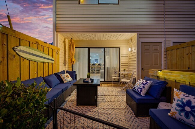 Building Photo - All Inclusive Seasonal Rental Available October 1st, 2025-March 31st 2026!