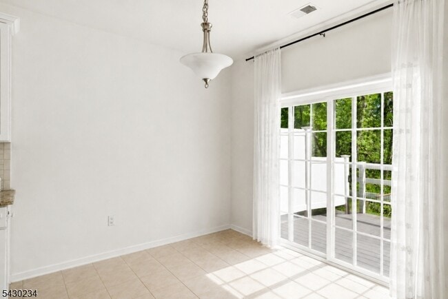 Building Photo - 133 Savoth Ln