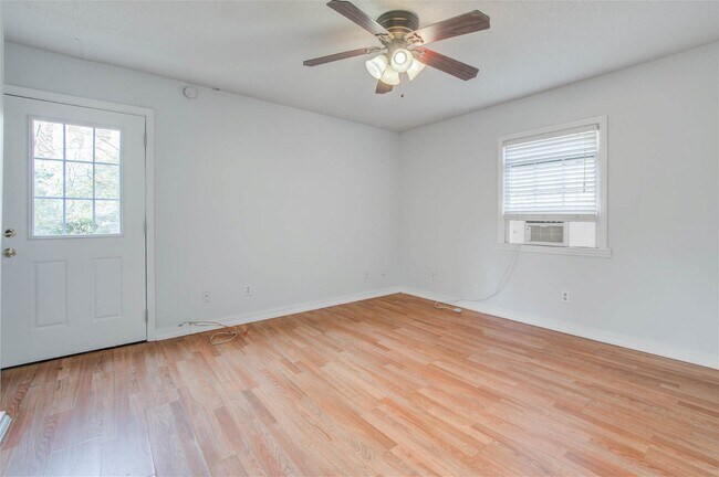 Building Photo - 2135 Burlington Avenue Apt #C, Charleston,...