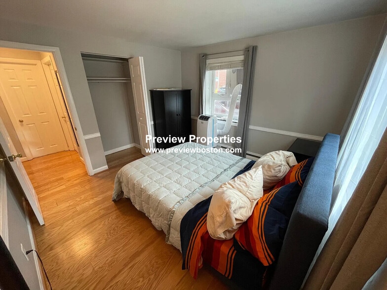 Building Photo - 38 Carey Ave