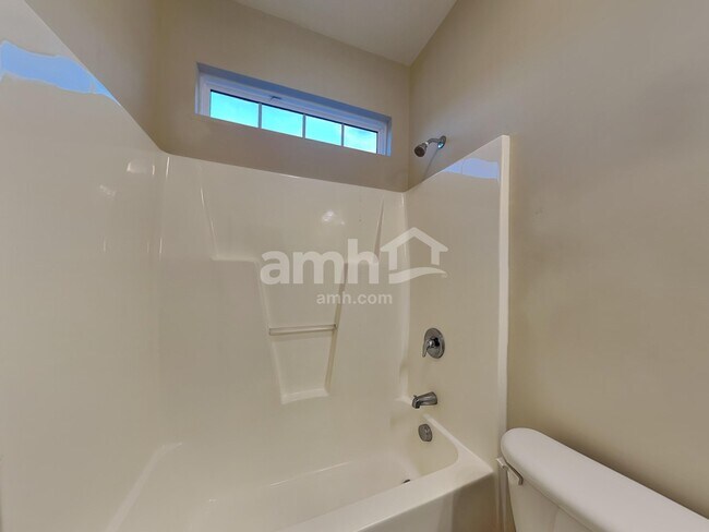 Building Photo - 2217 Magnolia Ct