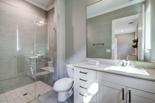 Building Photo - 505 Reinicke St