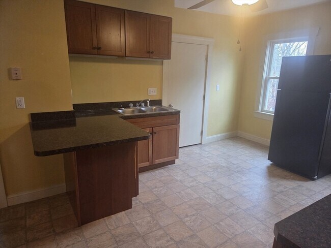 Building Photo - 12 Connors St