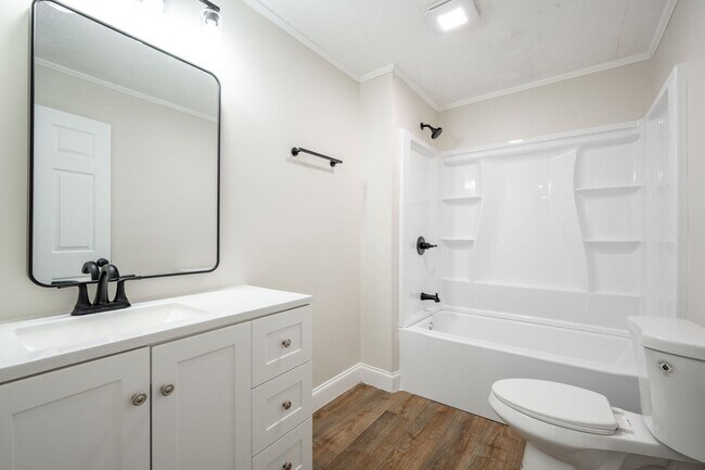 Building Photo - 640 Mission Ridge Rd