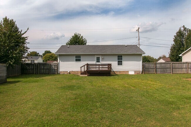 Building Photo - 1013 Bush Ave