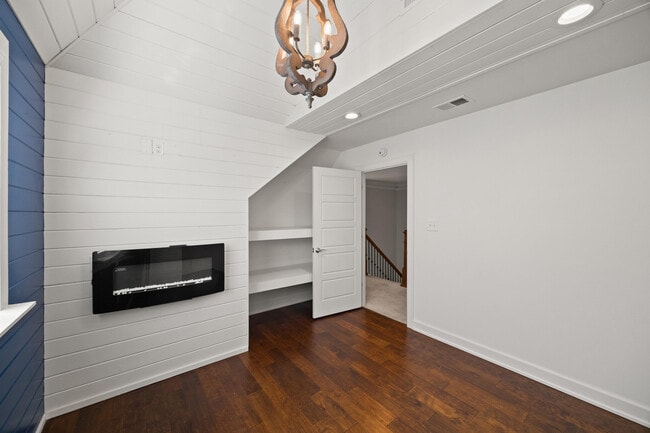 Building Photo - 916 Star of Danube Way