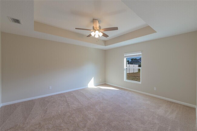 Building Photo - 730 SW McCall Rd