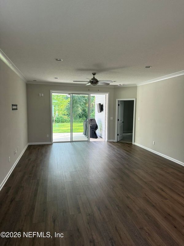 Building Photo - 323 Holly Forest Dr