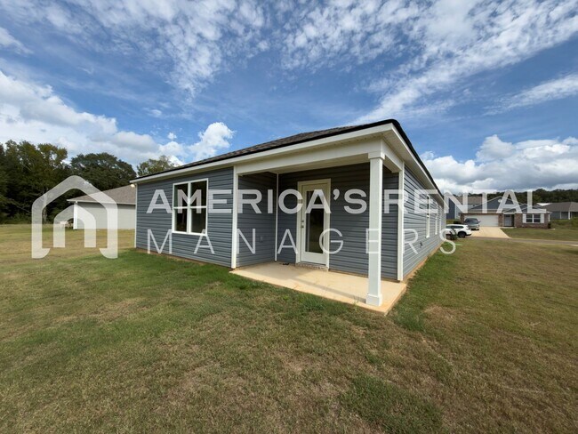 Building Photo - Coming Soon! Available to View Now!!