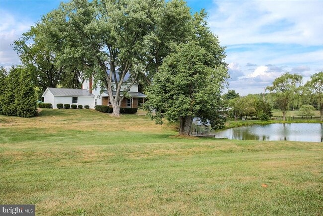 Building Photo - 233 Hetrick Rd