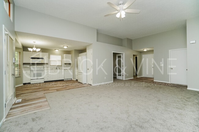Building Photo - Home in Waltham Place w/ fenced yard & garage