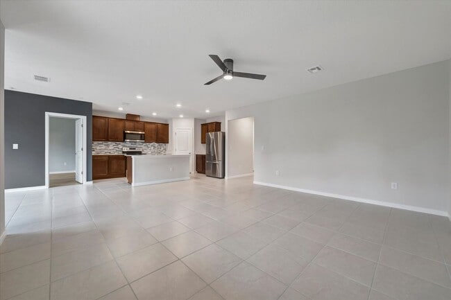 Building Photo - Newer Build - Parrish 3 Bedroom Home with ...