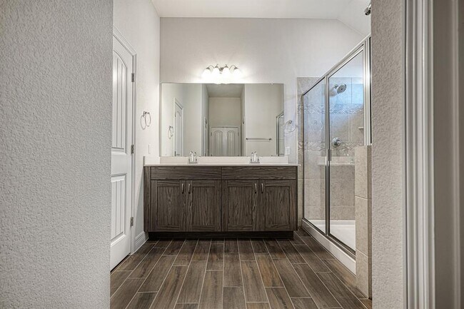 Building Photo - 126 Russet Trl