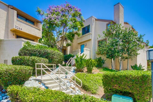 Building Photo - Spacious La Jolla Townhome in Desirable Wo...