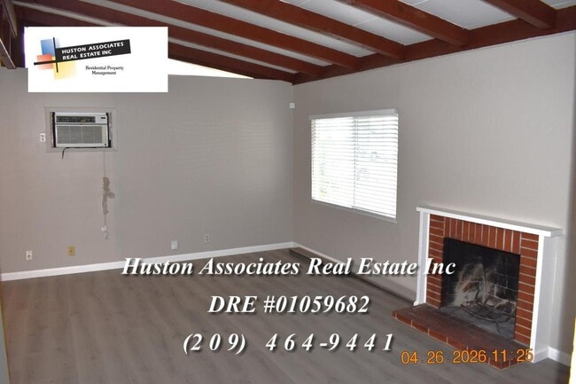 Building Photo - 3936 Dennis Ave