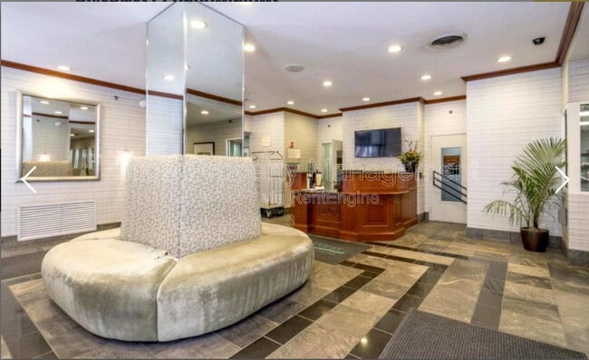 Building Photo - 2101 Chestnut St