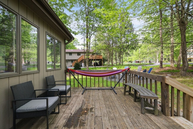 Building Photo - 141 Tommy's Ln