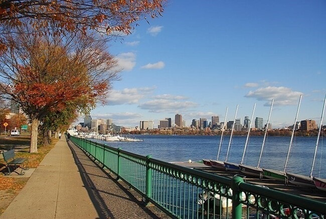 Building Photo - 227 R Western Ave