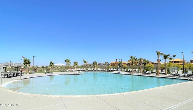 Building Photo - 8958 W Palo Verde Dr