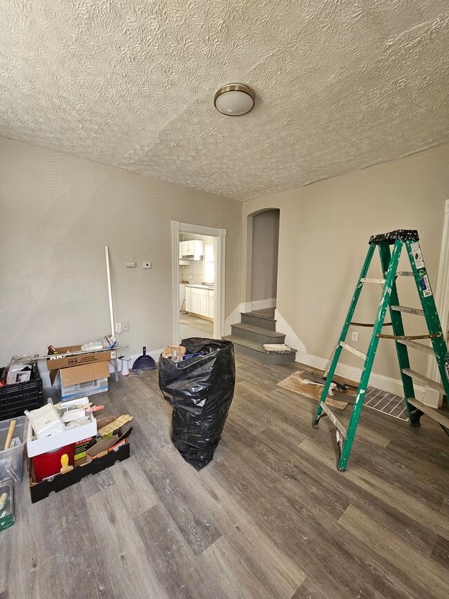 Building Photo - 6710 Vine St