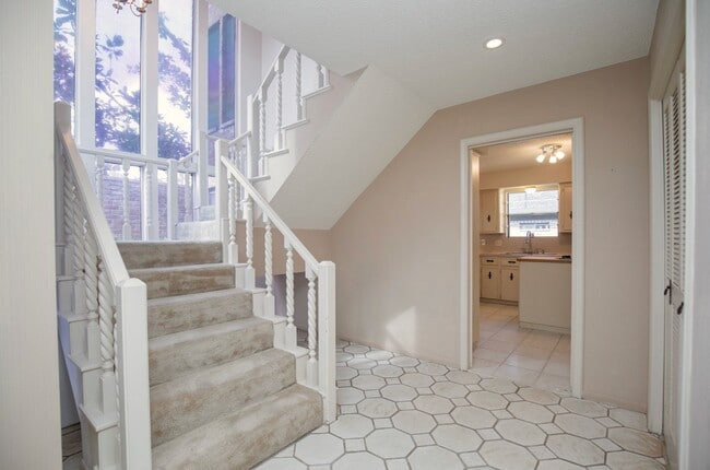 Building Photo - 3903 Kiamesha Dr