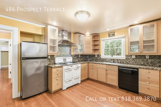 Building Photo - 484 Prospect Terrace