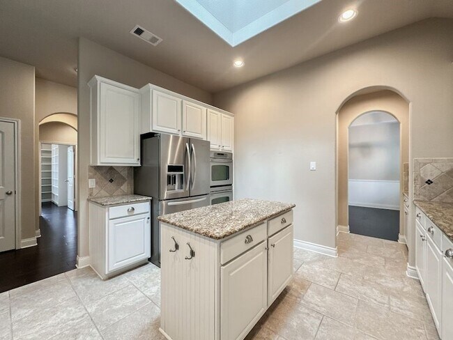 Building Photo - 10 Pilot Rock Pl