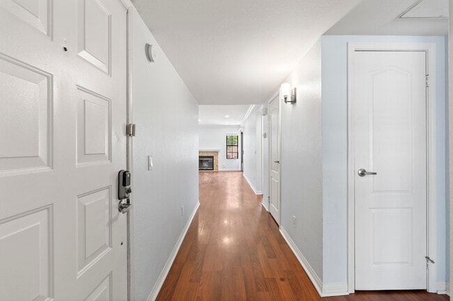 Building Photo - 12059 Alta Carmel Ct