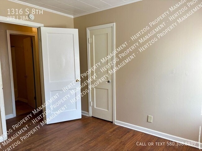 Building Photo - 1316 S 8th-