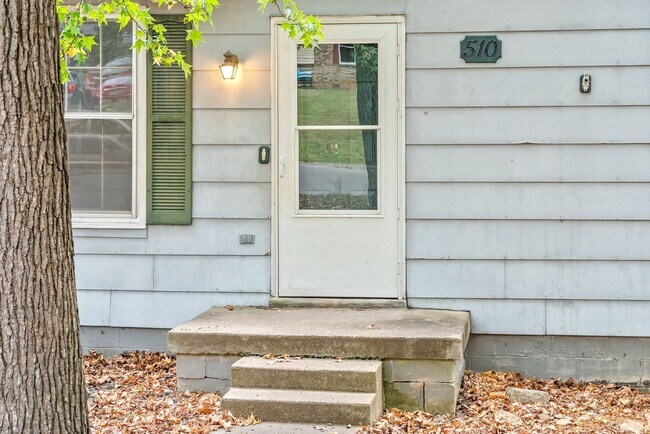 Building Photo - 510 Aspen Dr