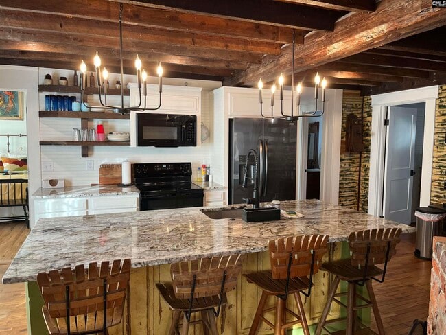 Building Photo - 214 Augusta St