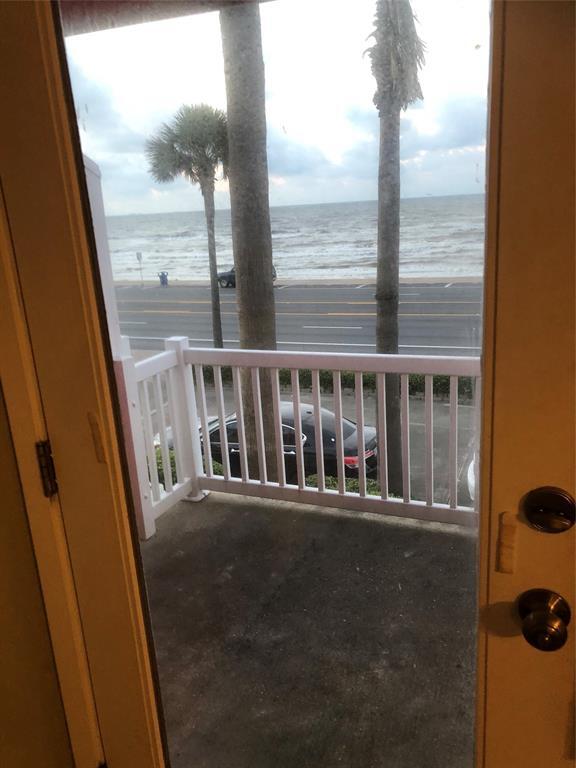 Building Photo - 8416 Seawall Blvd
