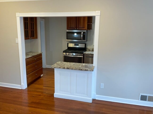 Building Photo - Fully updated 4BR 2BA single family brick home in Connecticut Ave Estates