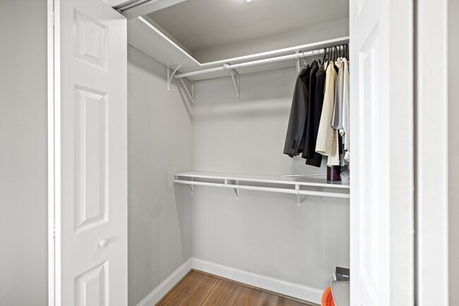 Building Photo - 5519 5th St NE