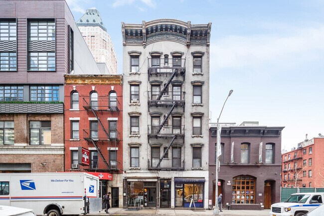 Building Photo - 346 W 52nd St