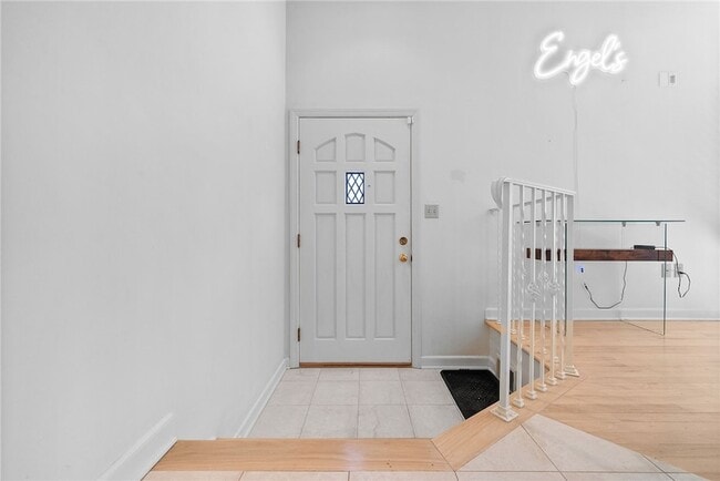 Building Photo - 302 Kingsberry Cir