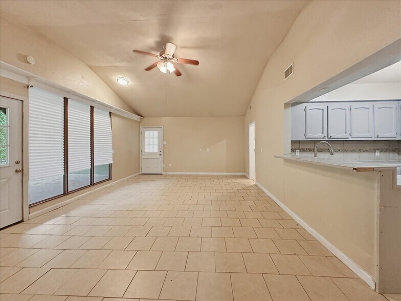 Building Photo - 5744 Guice Dr
