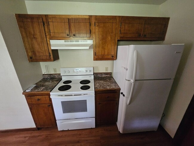 Building Photo - 130 Raymond Dr